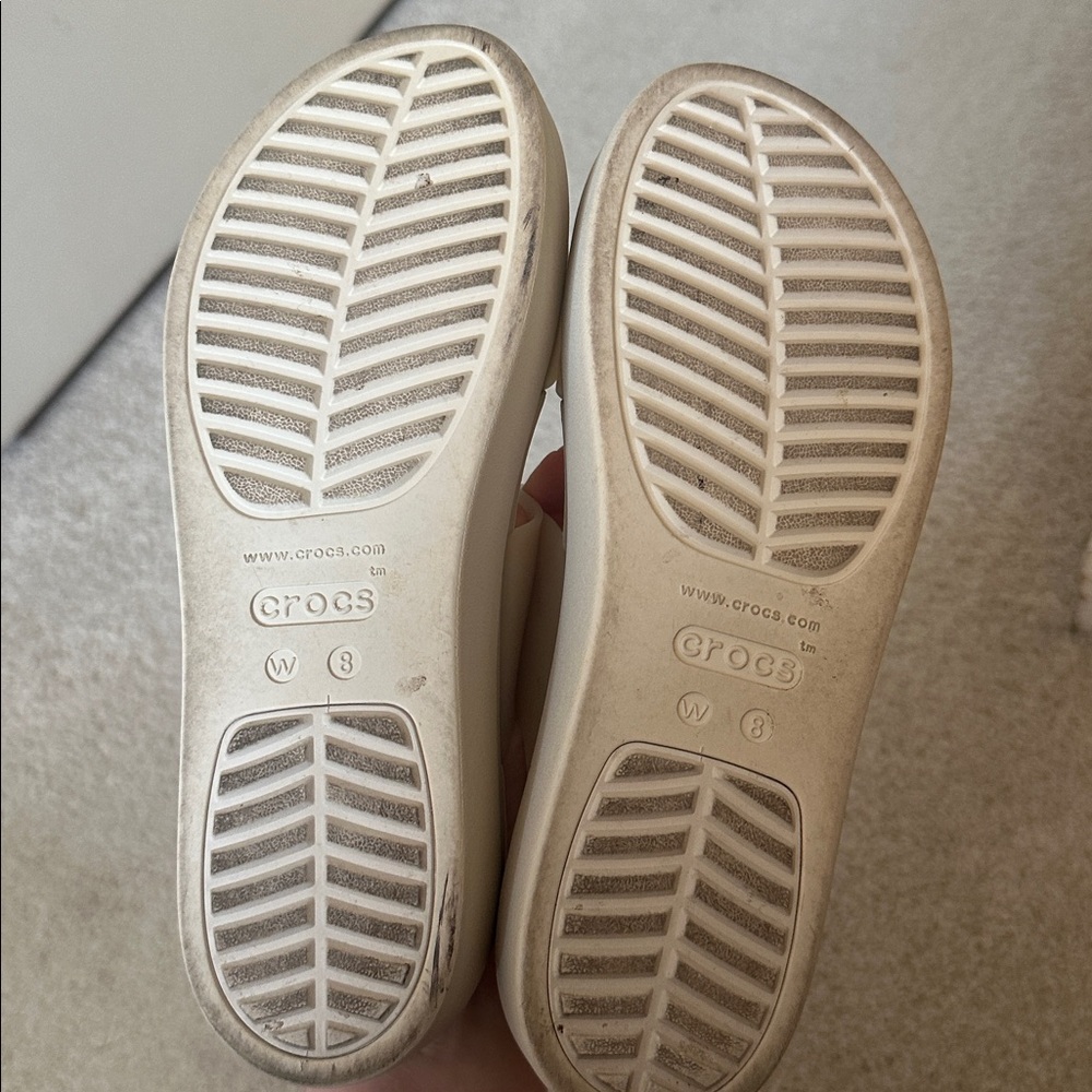 Crocs Brooklyn Buckle Low Wedge - Picture 8 of 8